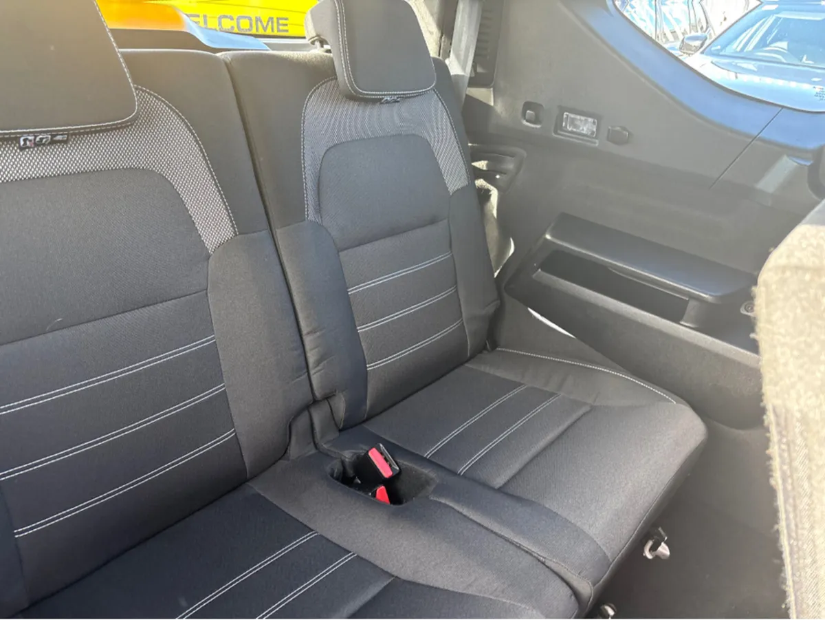 Dacia Jogger COMFORT TCE 110 5DR 7 Seater - Image 4
