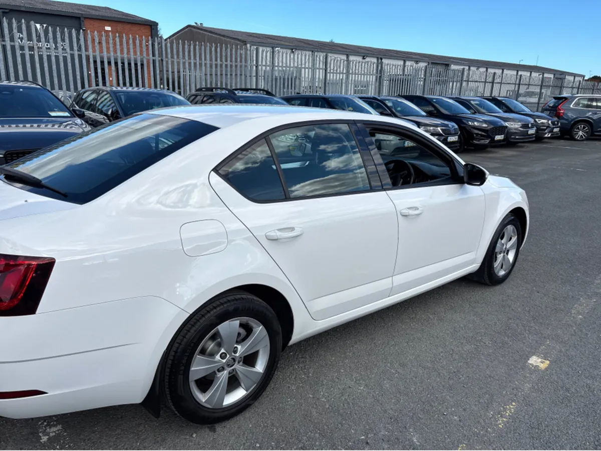 Skoda Octavia AMBITION 1.0 TSI 115HP 4DR - Image 3