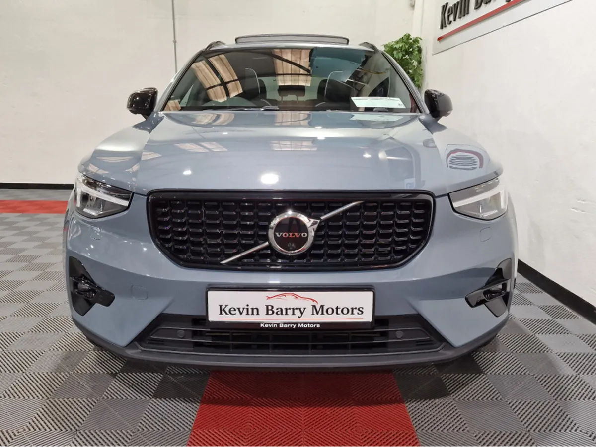 Volvo XC40 T5 ULTIMATE (PAN ROOF) RECHARGE AUTOMAT - Image 2