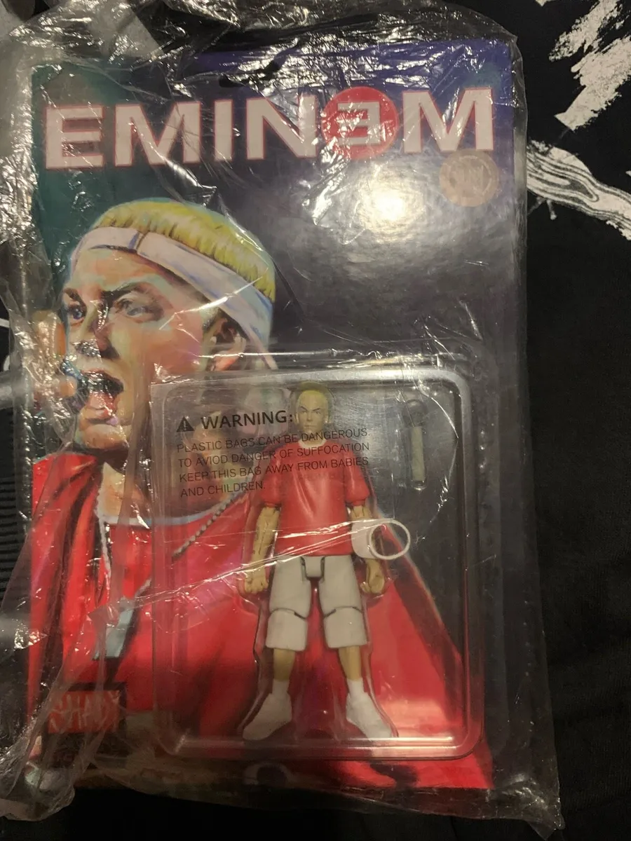 Eminem  figure new not open - Image 1