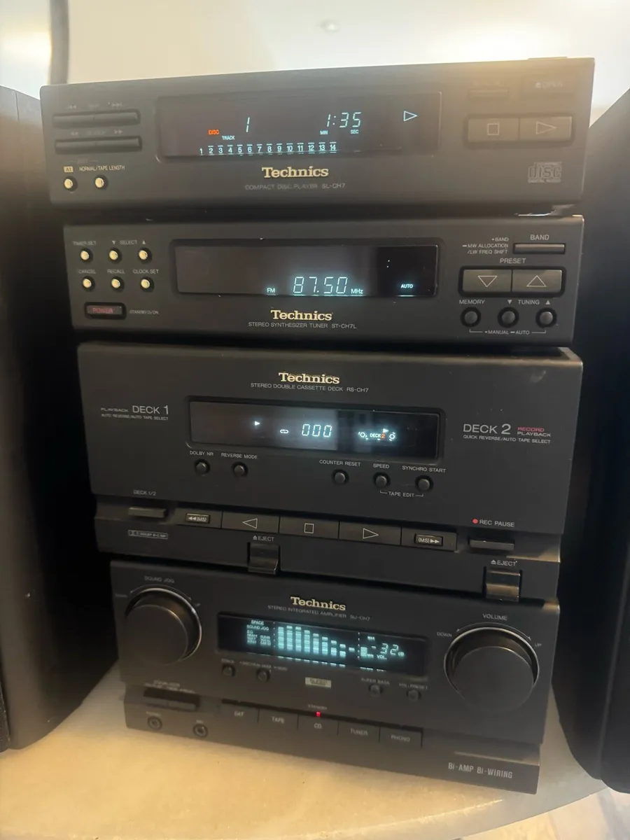 Technics Hi-Fi - Classy ! Great sound - Image 1
