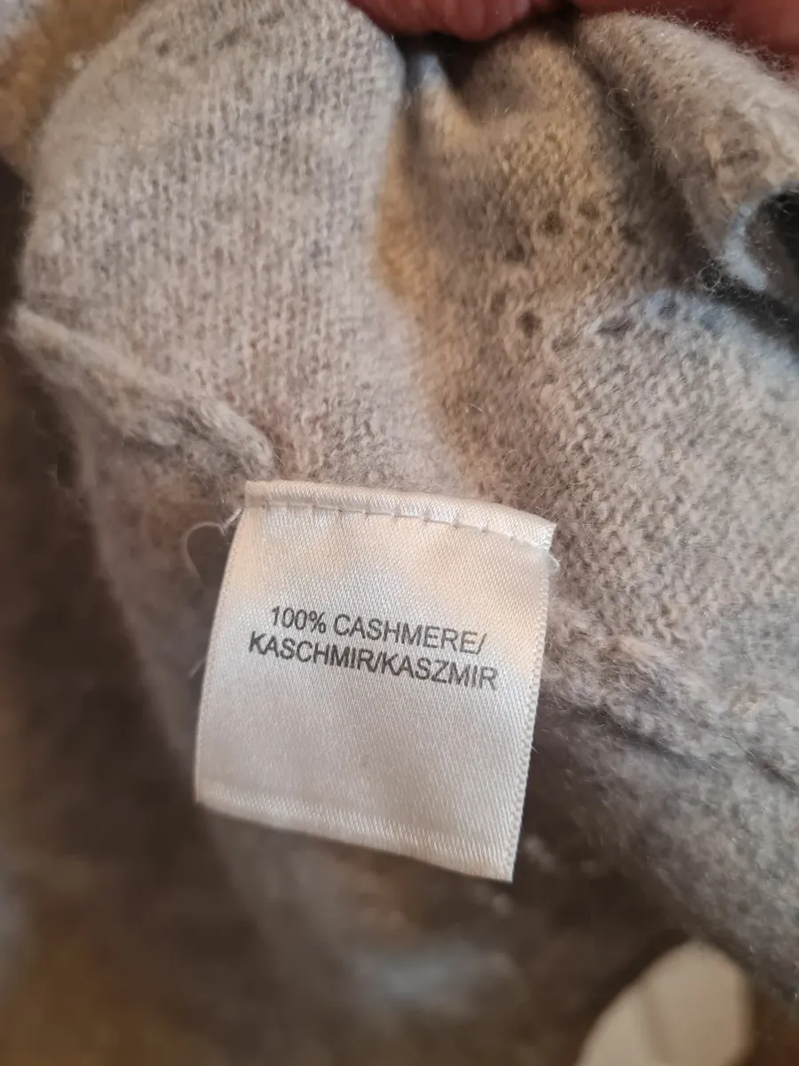 Max Studio 100% cashmere Cardigan - Image 2
