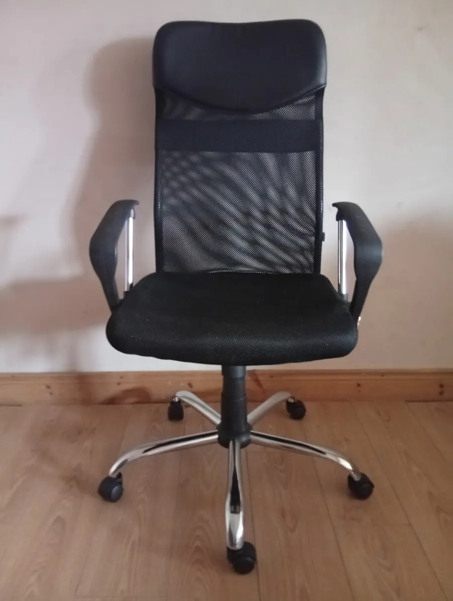 Professional office Computer swivel chair 6months - Image 1