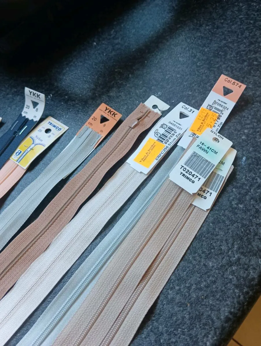 Lots lots new zips ,All new 60 for lot - Image 3