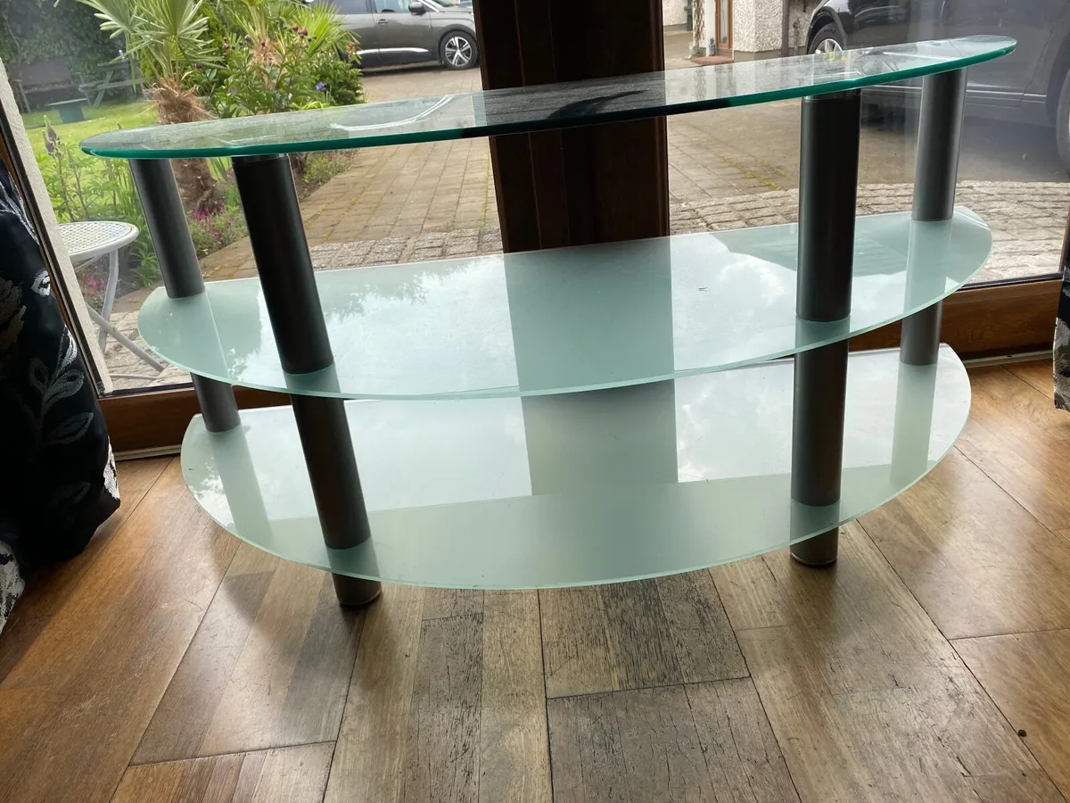 TV stand/table - Image 1
