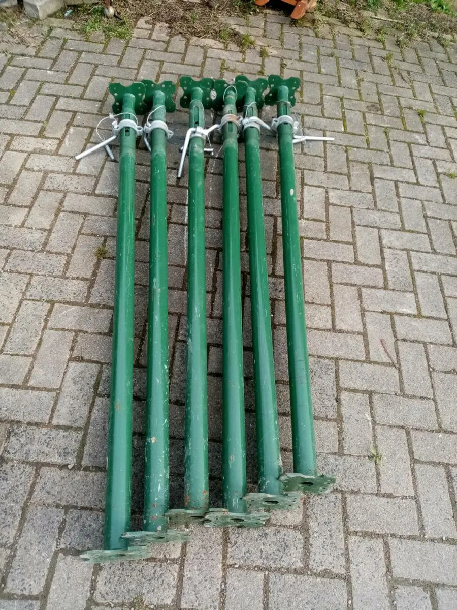 Acrows