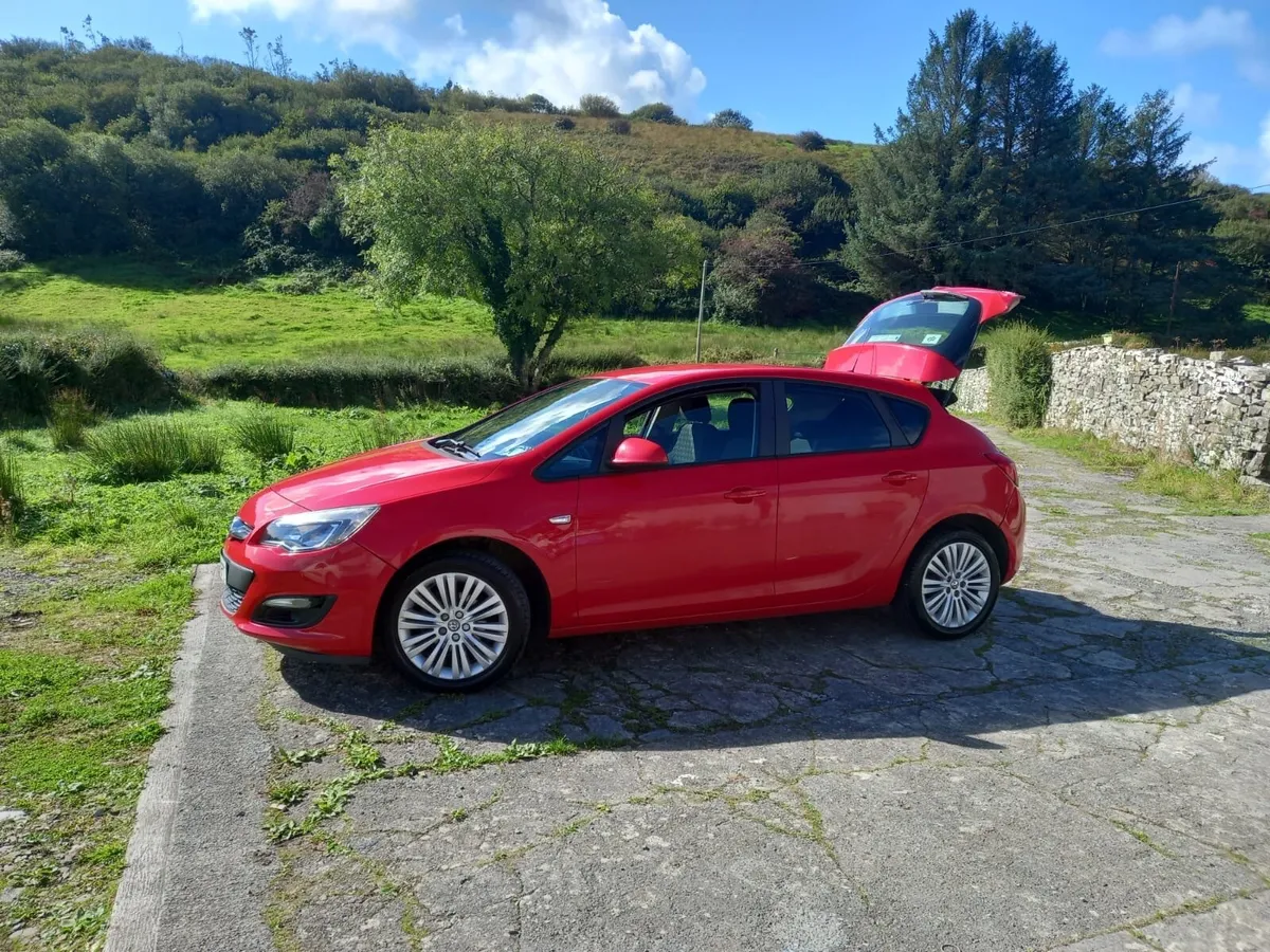 Vauxhall Astra 2013 - Image 1