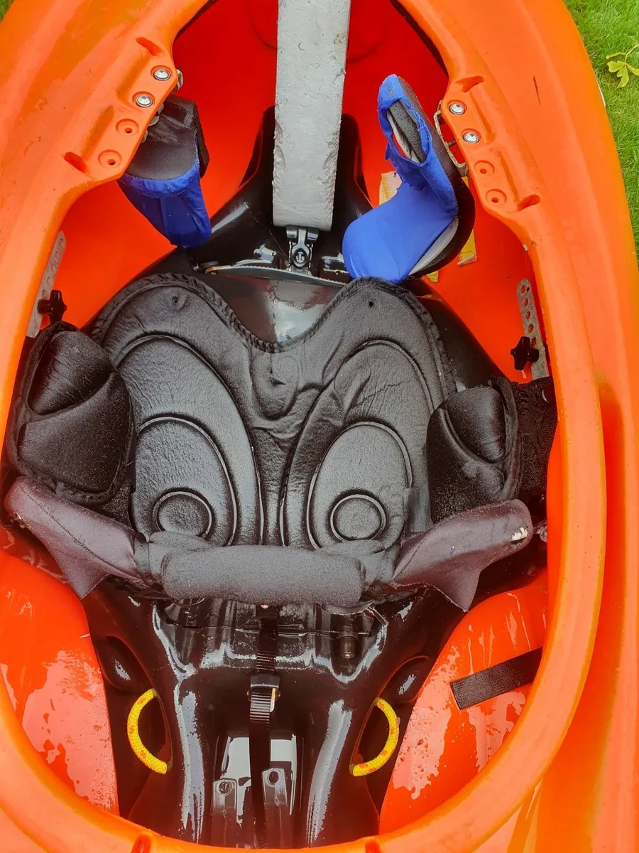 Kayak - Riot Inferno playboat - Image 3