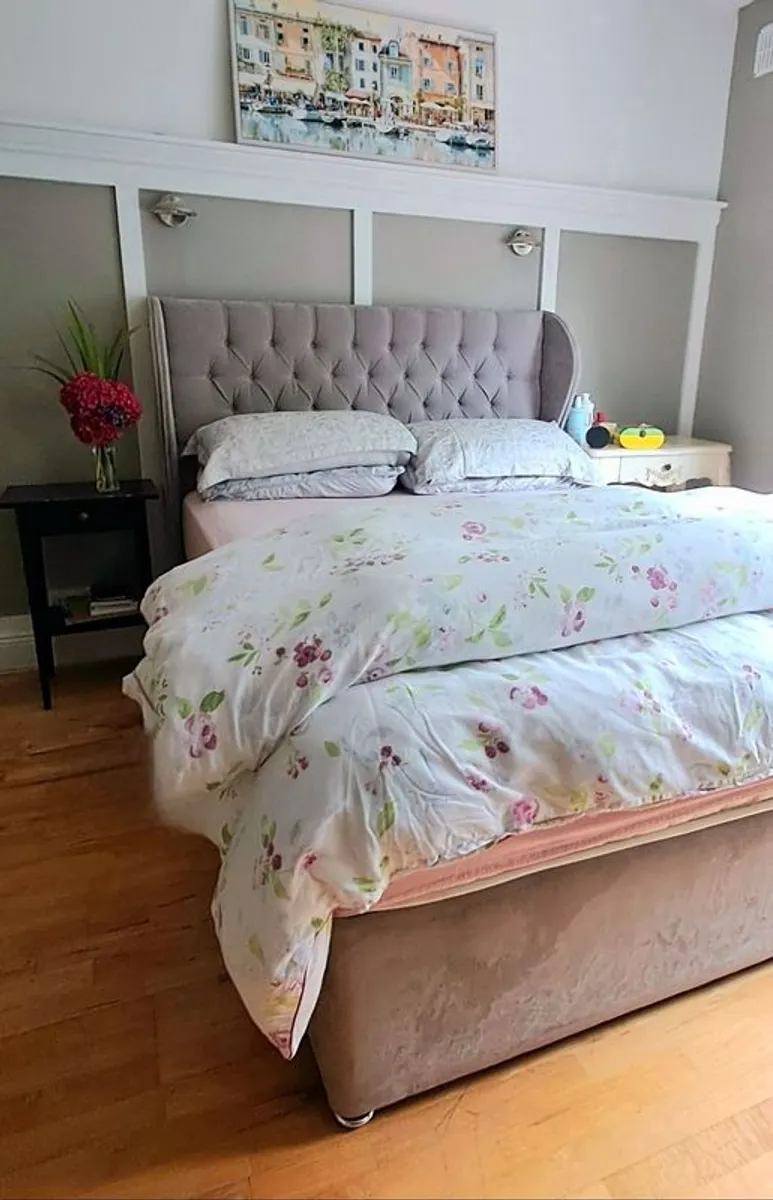 Chesterfield Wing Standing Headboard and grey divan chrome leg Base - Image 1