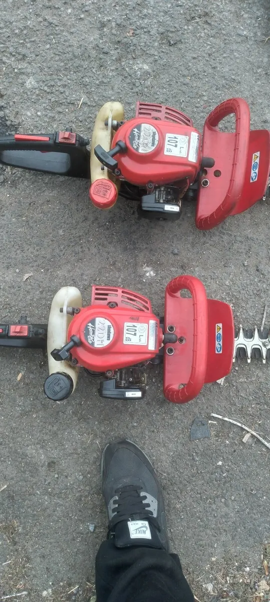 2 shindaiwa 22Dh hedge strummers priced - Image 2
