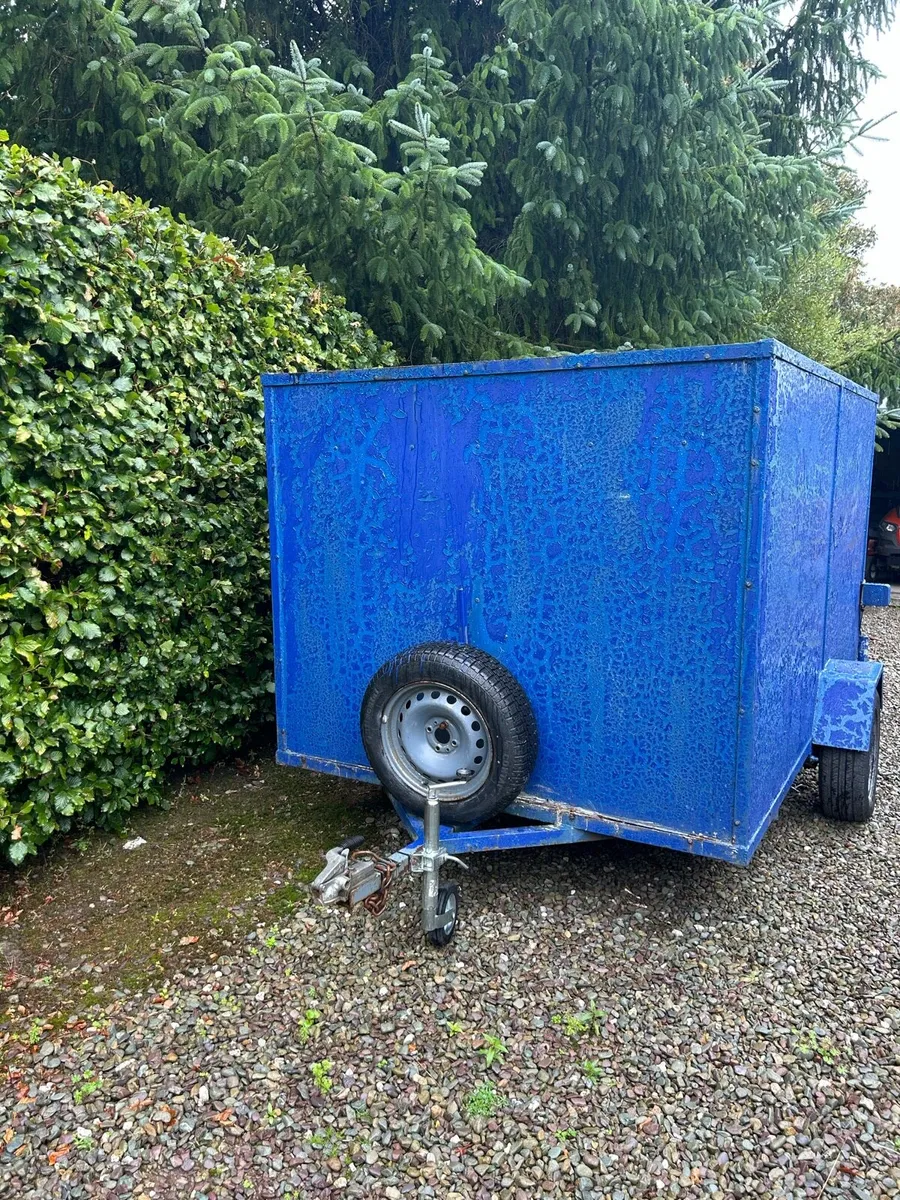 Trailer - Image 1