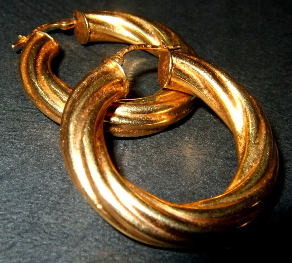 Vintage Hallmarked 9ct Gold Twirl Hoops - Image 3