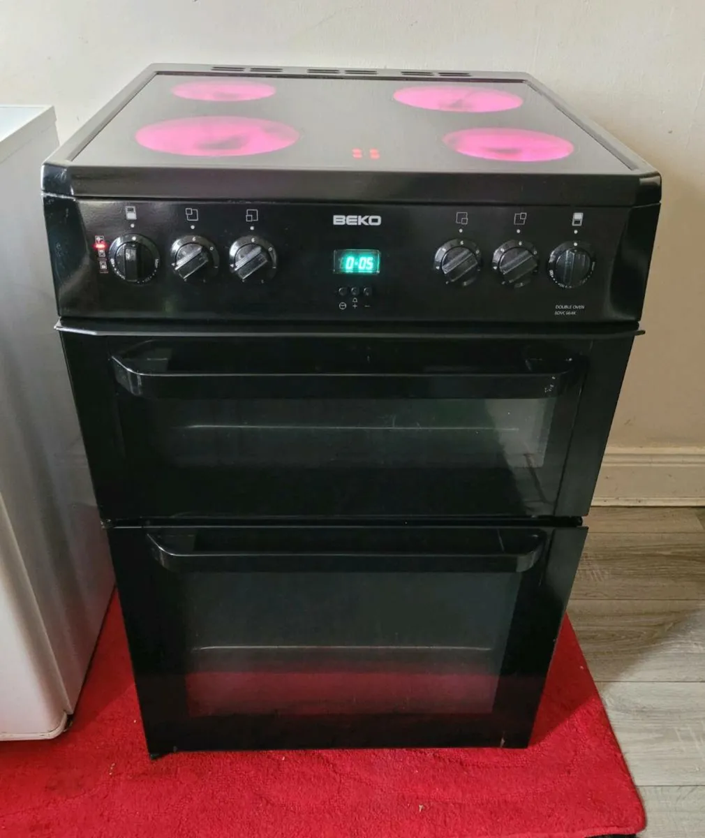 Cooker & Fridge - Image 1