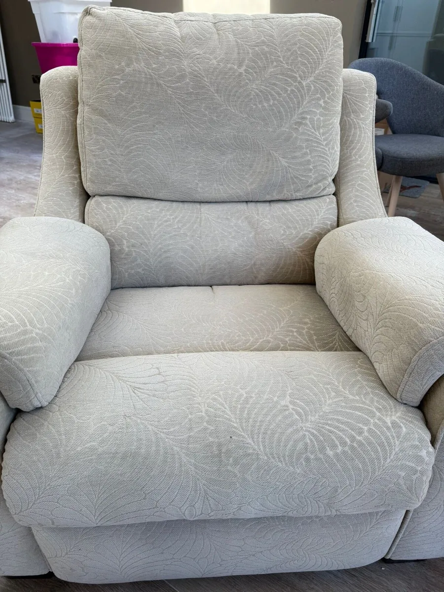 Parker Knoll Boston 3-Seater & Recliner - Image 2