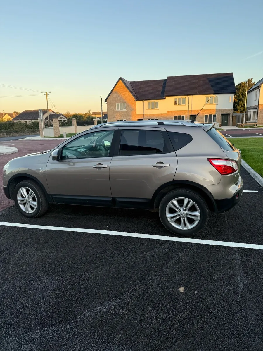 Nissan qashqai gold fresh  nct low mileage - Image 4