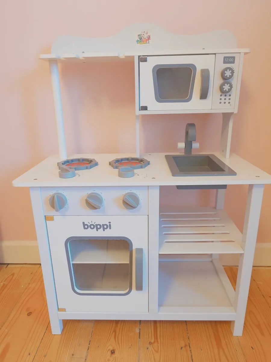Play Kitchen