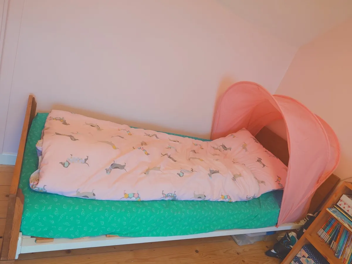 Vintage Oak Child's bed - Image 1