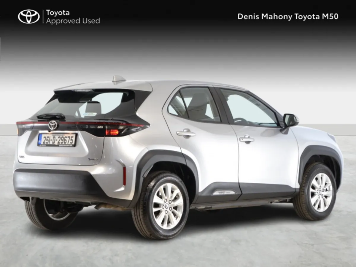 Toyota Yaris Cross Luna Hybrid Auto - Image 2