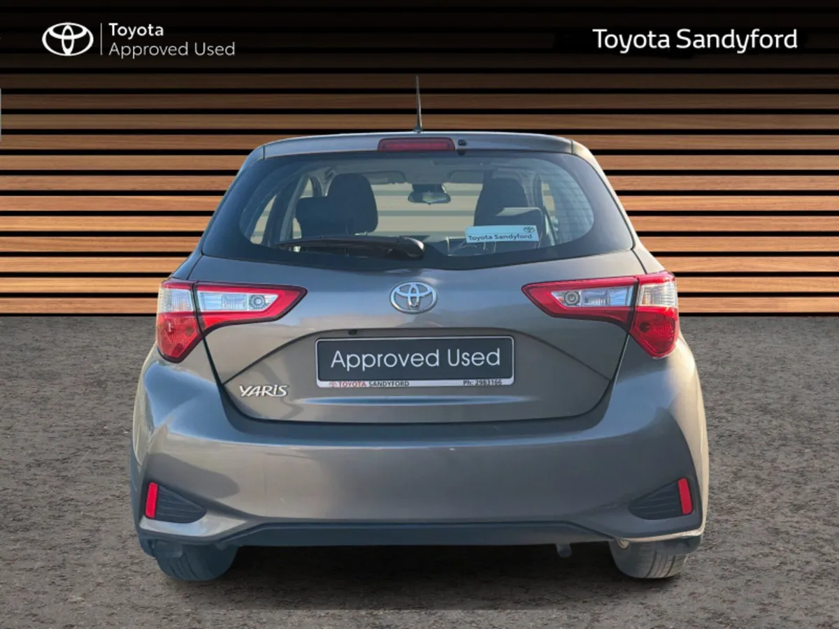 Toyota Yaris 1.0 5DR LUNA // REAR CAMERA // BLUETO - Image 4