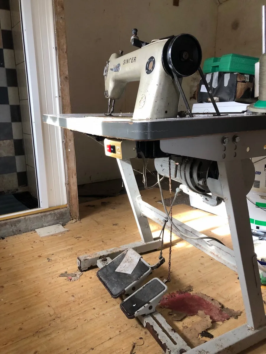 Sewing machine Singer - Image 2