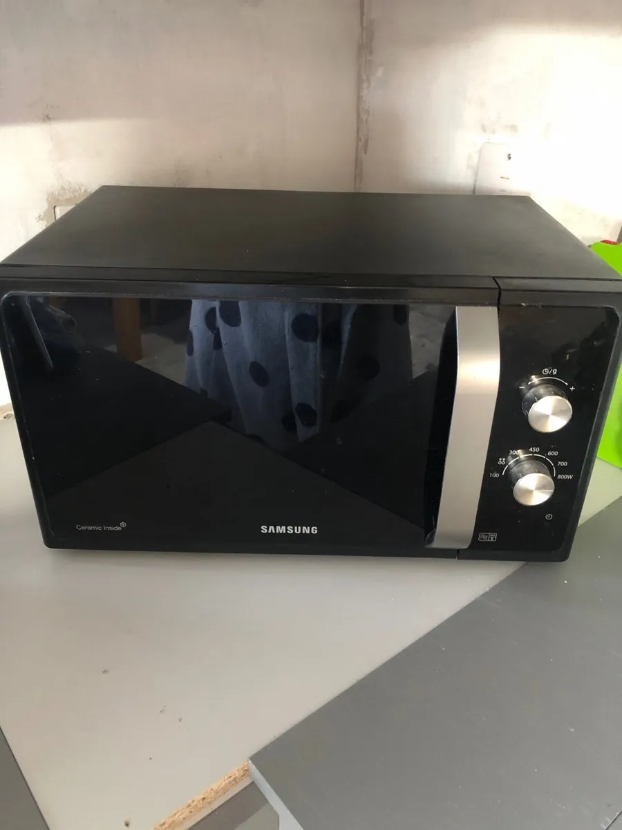 Microwave oven - Image 1