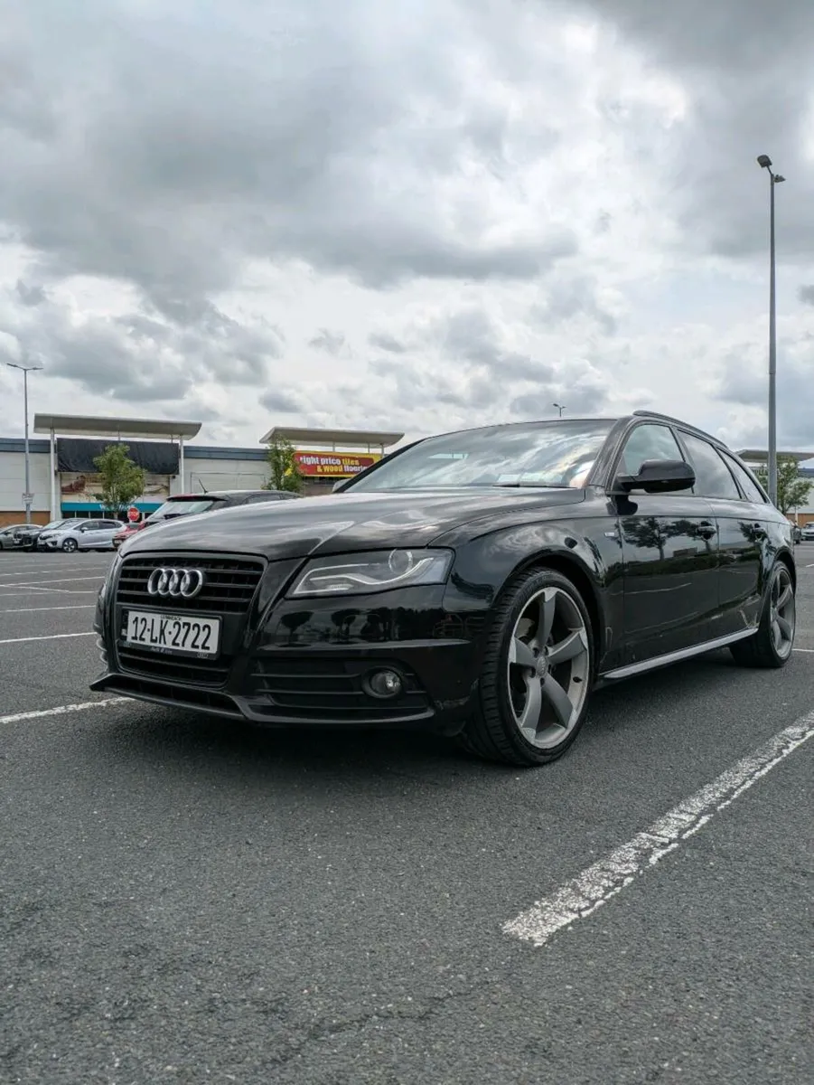 Audi A4 Avant S-Line Black Edition - Image 2