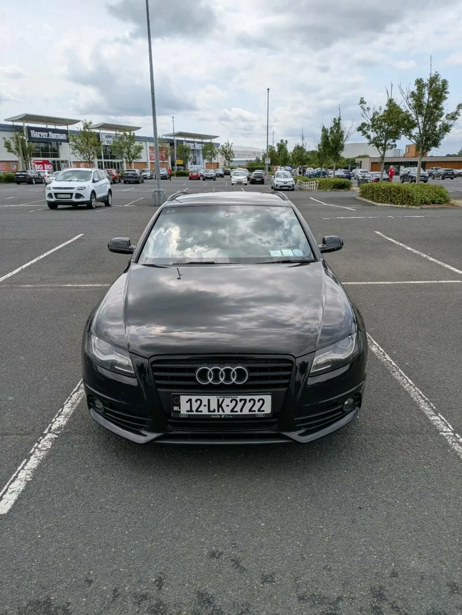 Audi A4 Avant S-Line Black Edition - Image 3