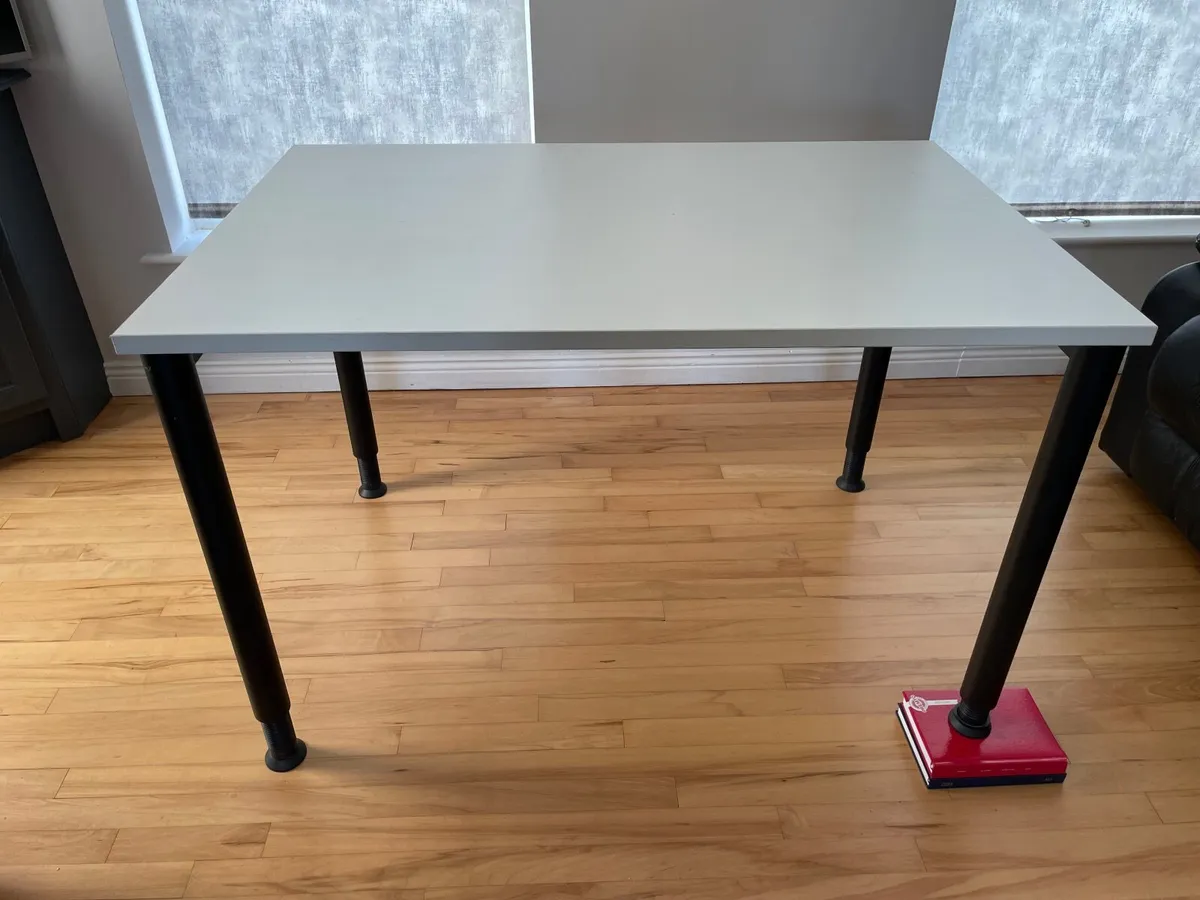 Office set up - Image 4