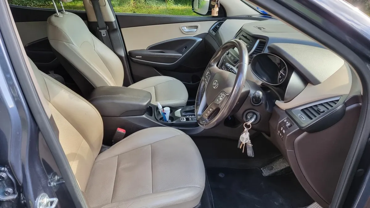 172 Hyundai Santa Fe automatic - Image 2