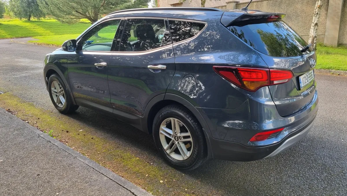 172 Hyundai Santa Fe automatic - Image 4