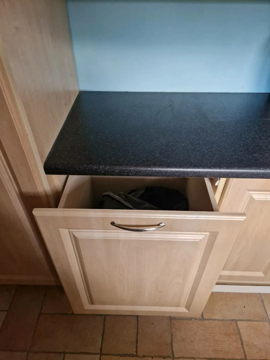 Cabinets - Image 3