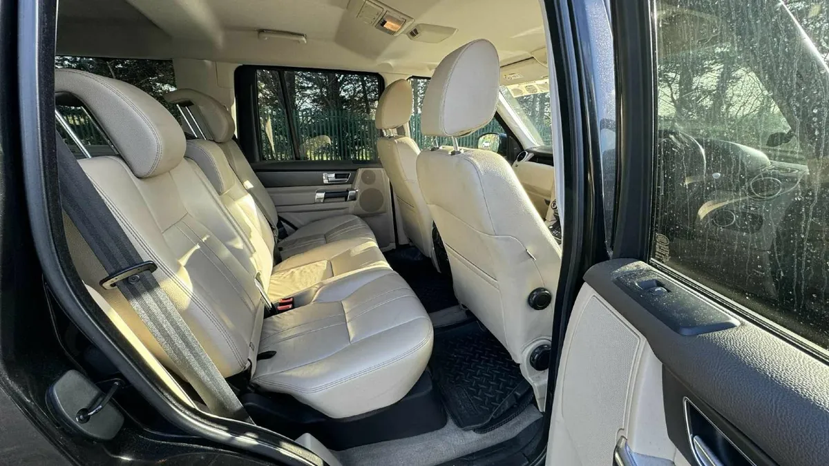 Land Rover Discovery 2015 crewcab low tax - Image 3