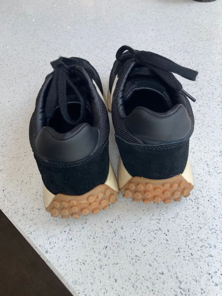 Ladies suede trainers - Image 4