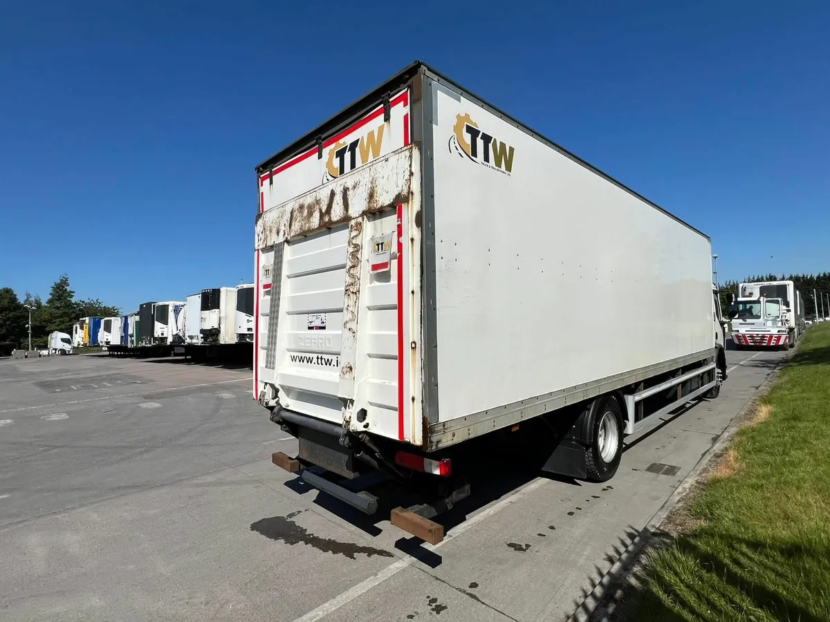 Renault Box Body - Image 2