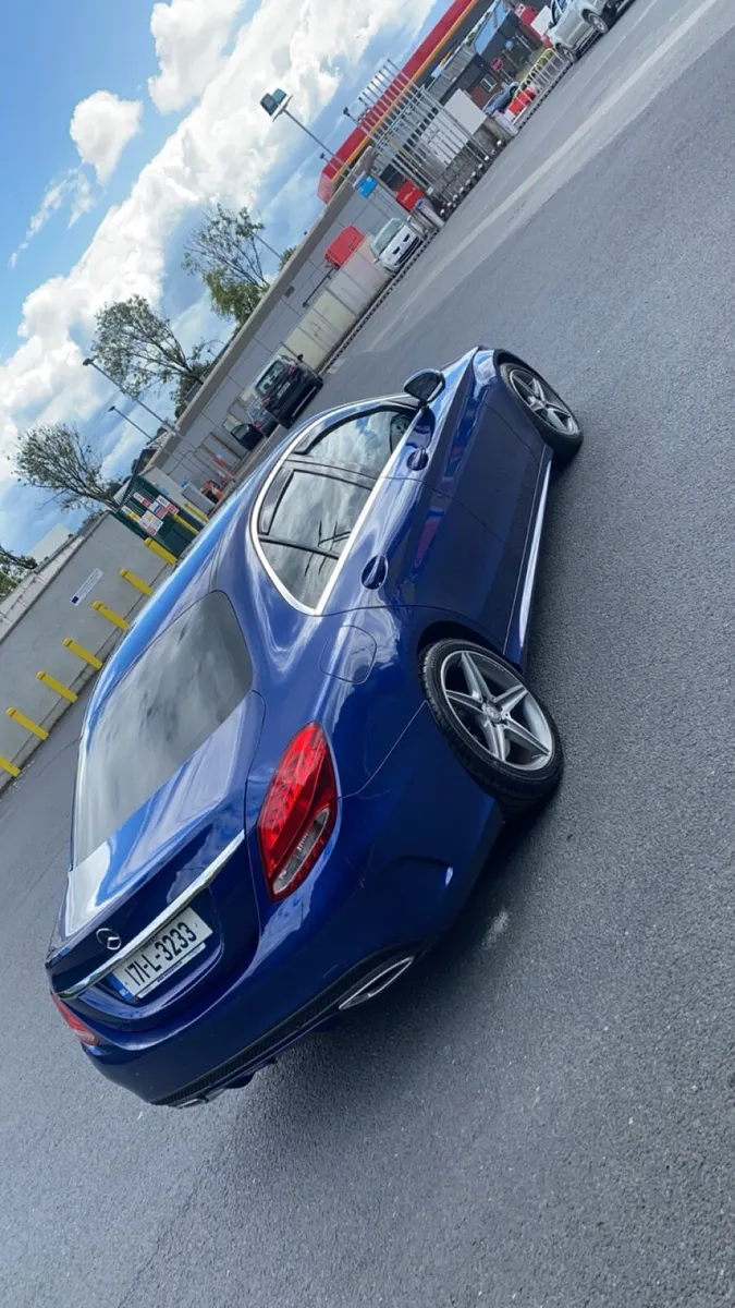 171 Mercedes Benz c180 D AMG LINE AUTO - Image 2