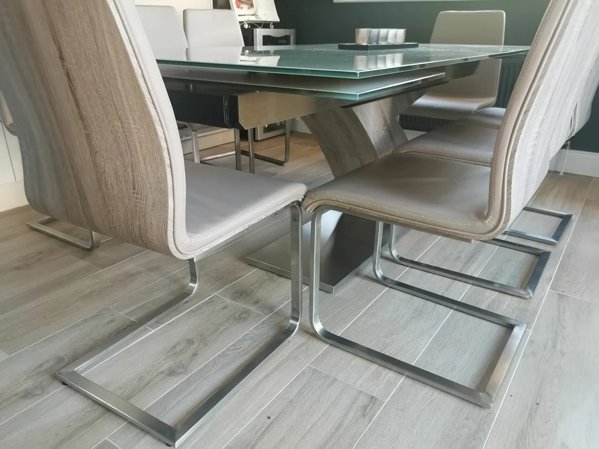 Dining table and chairs with matching coffee table - Image 3