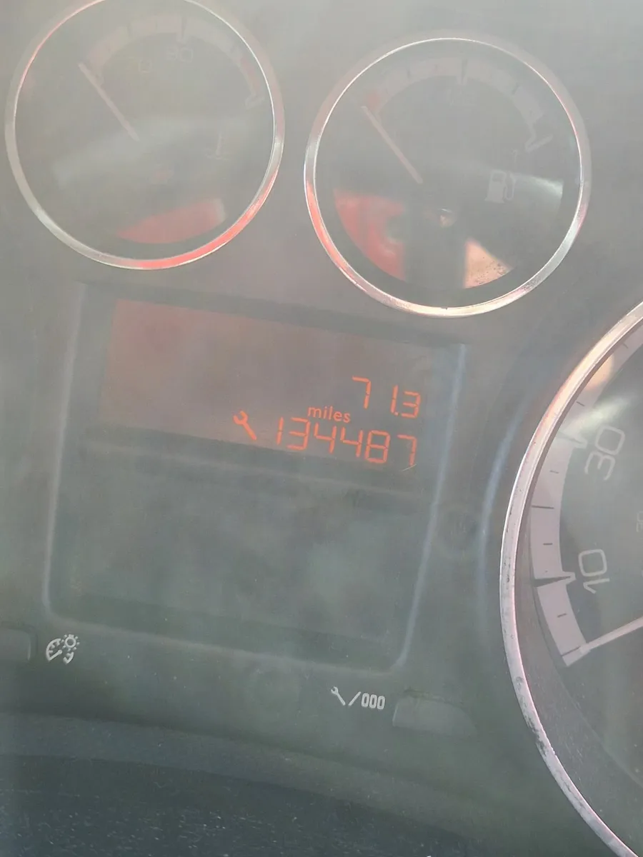 Peugeot 308 2010 - Image 2