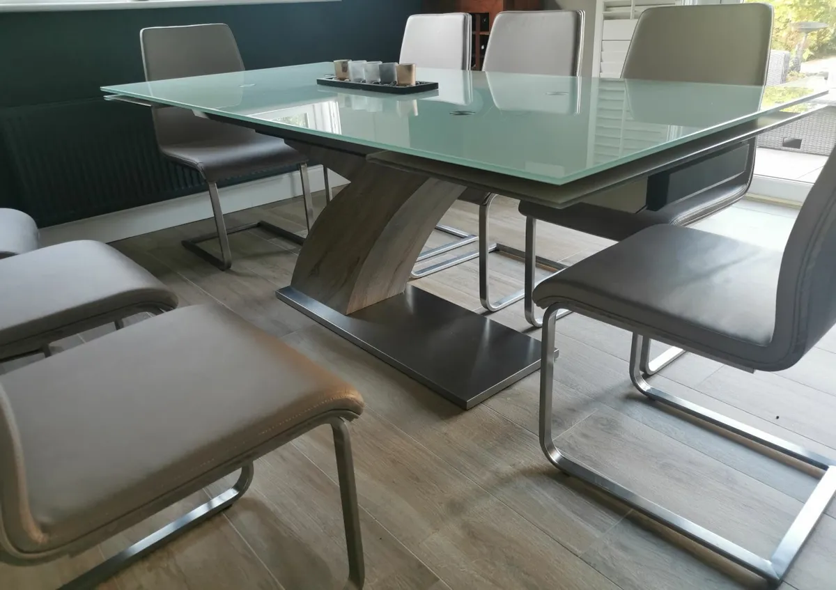 Dining table and chairs with matching coffee table - Image 1