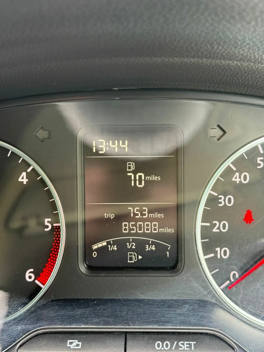 Volkswagen Polo 2012 - Image 2