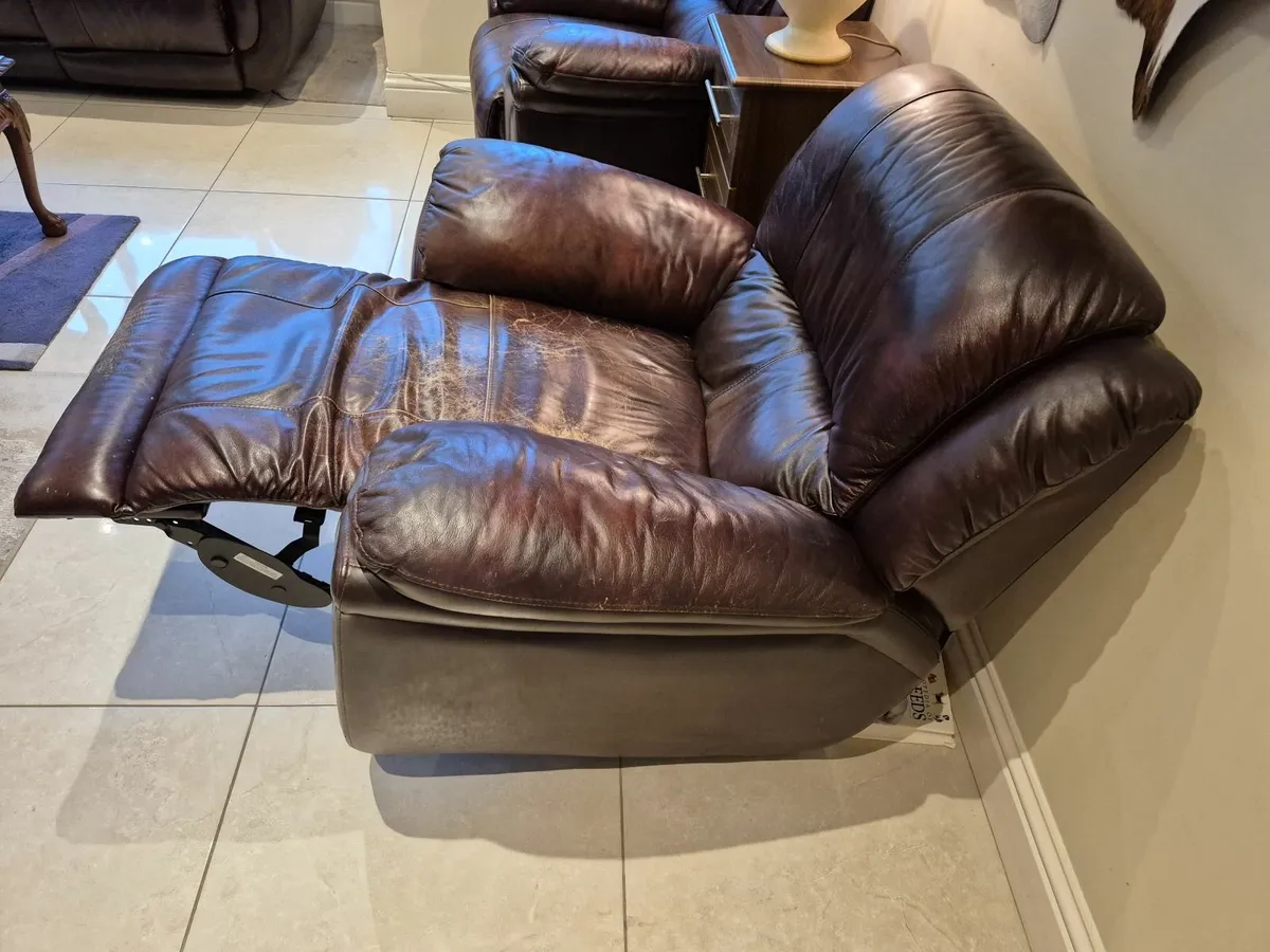 2 x recliner chairs - Image 3