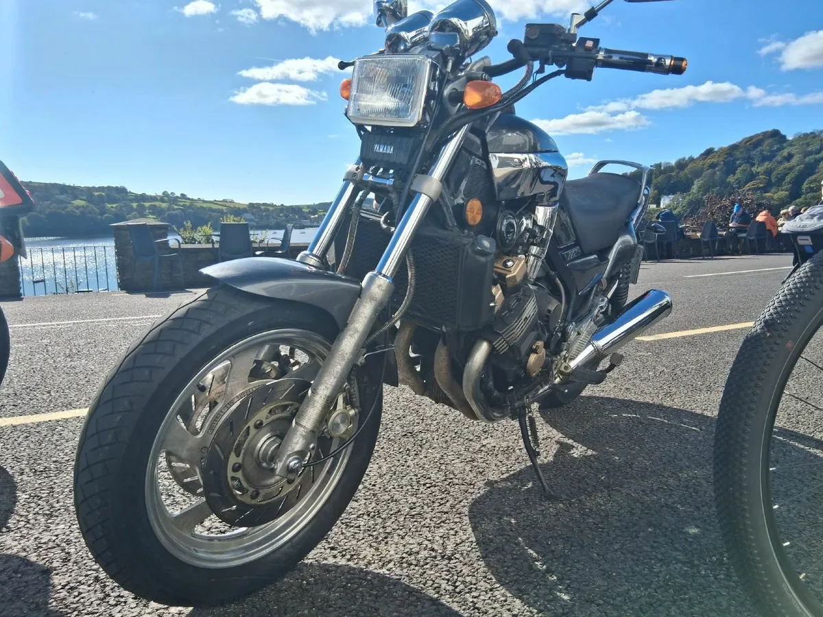 YAMAHA  FZX 750 1987 - Image 1