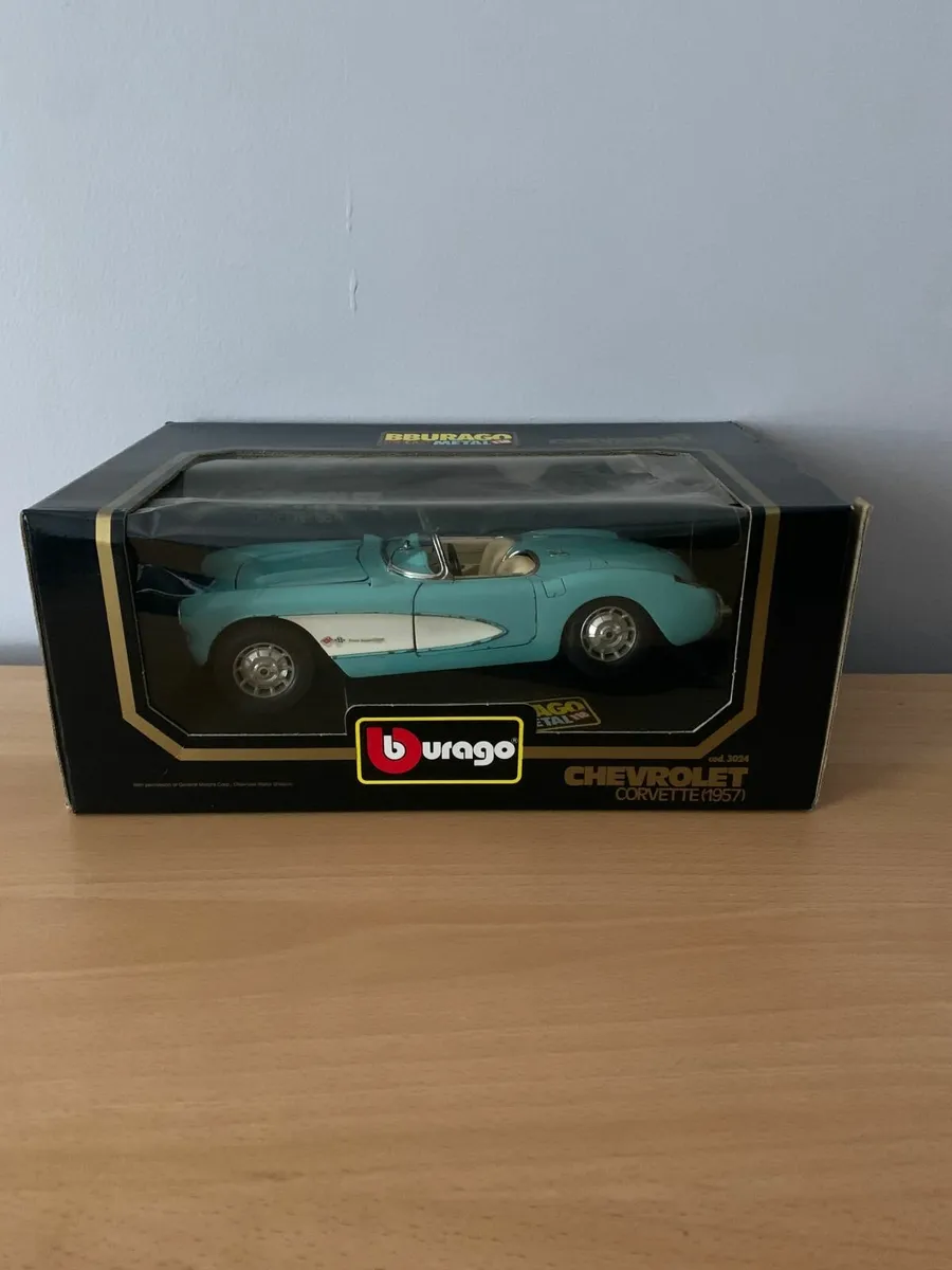 1957 Chevrolet Corvette 1/18 Burago Model Car - Image 1