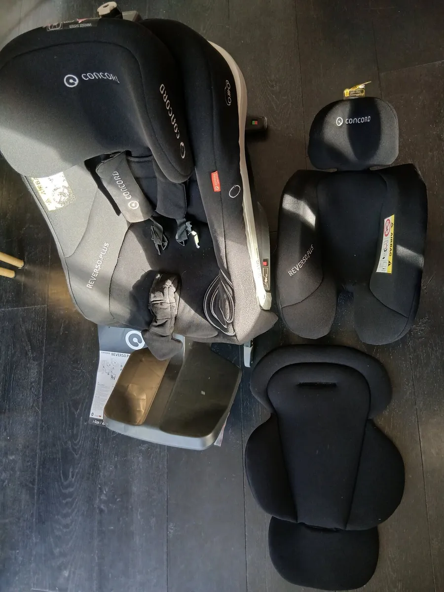 Concord reverso + Car seat with new born insert - Image 1