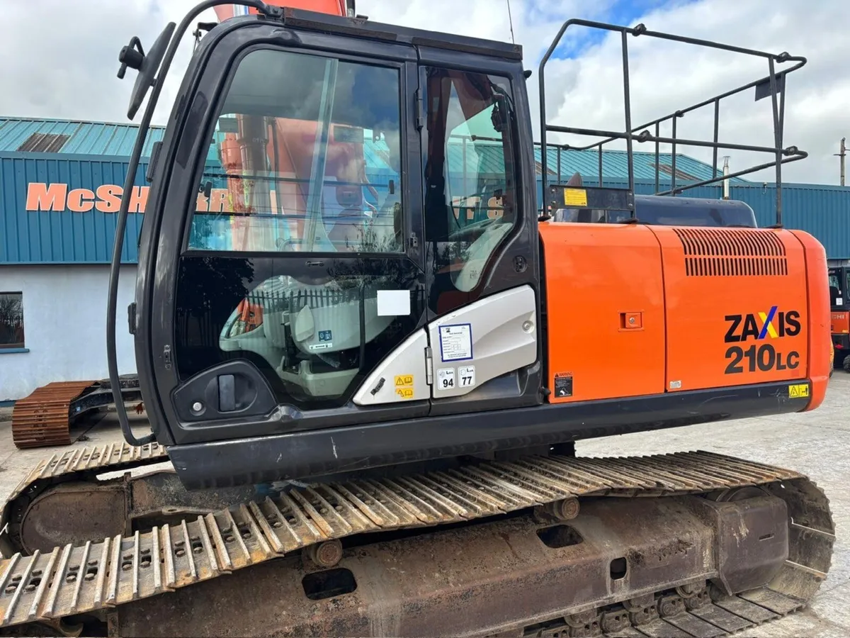 Hitachi ZX210LC-5A - Image 3
