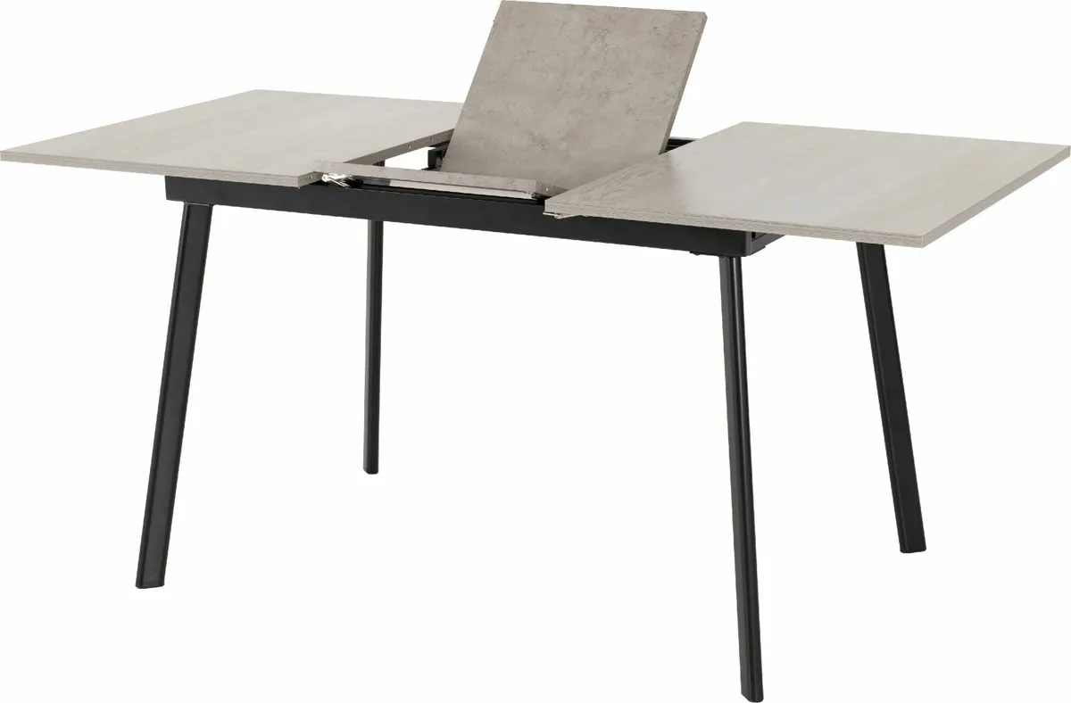 Table & Chairs - Image 4