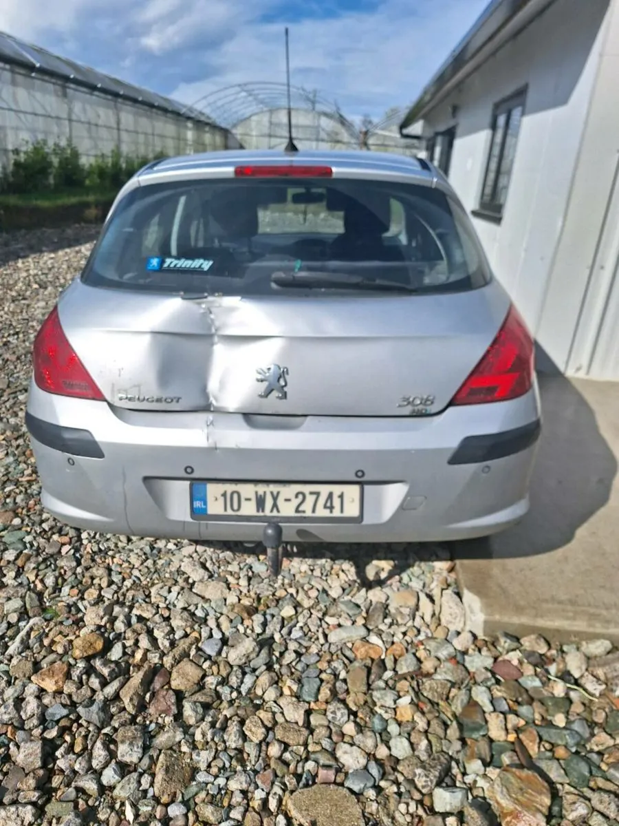 Car - Image 4
