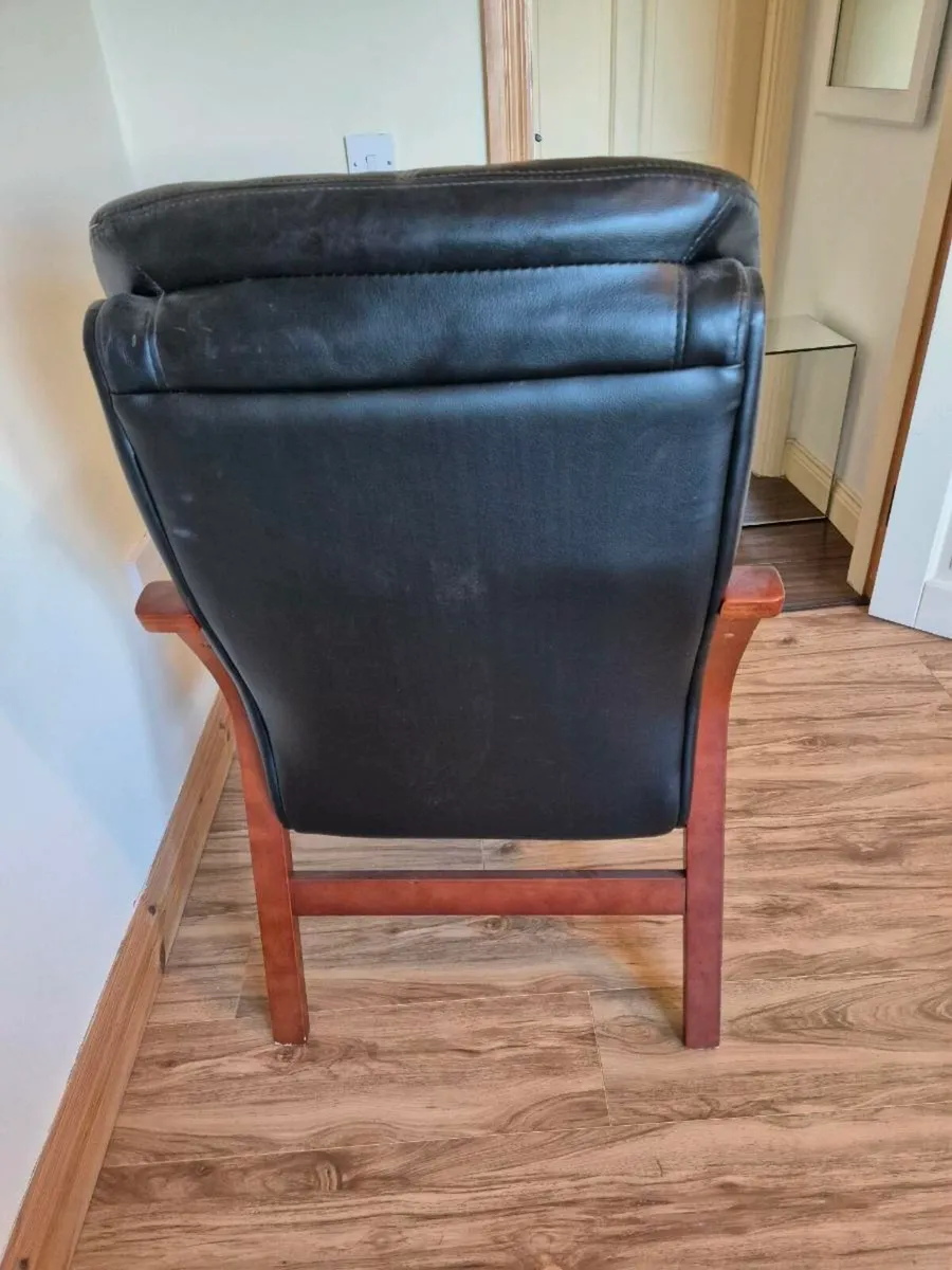 Orthopaedic Chair - Image 2