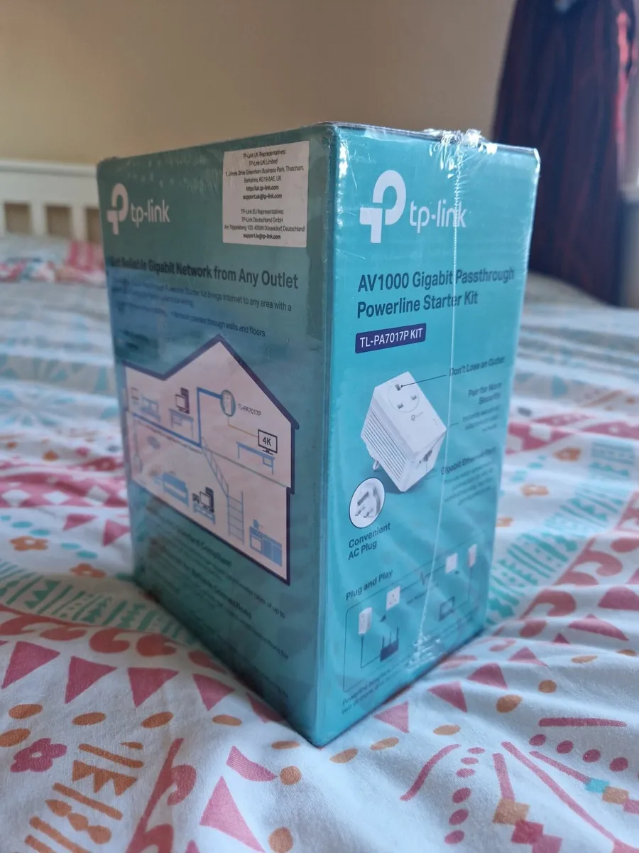 TP-Link TL-PA7017PKIT 1000mb Powerline Adapters - Image 1