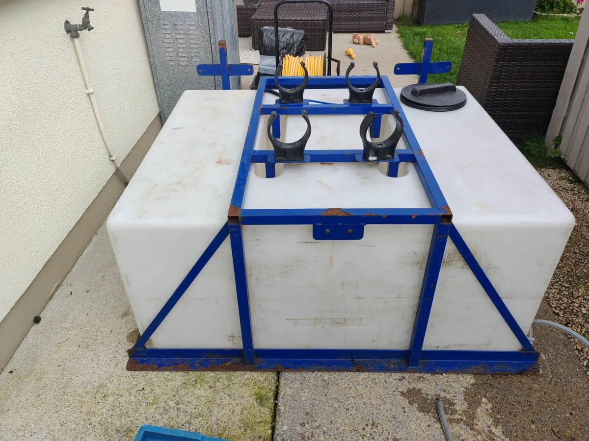 Water booster pump + Water Butt - Image 2
