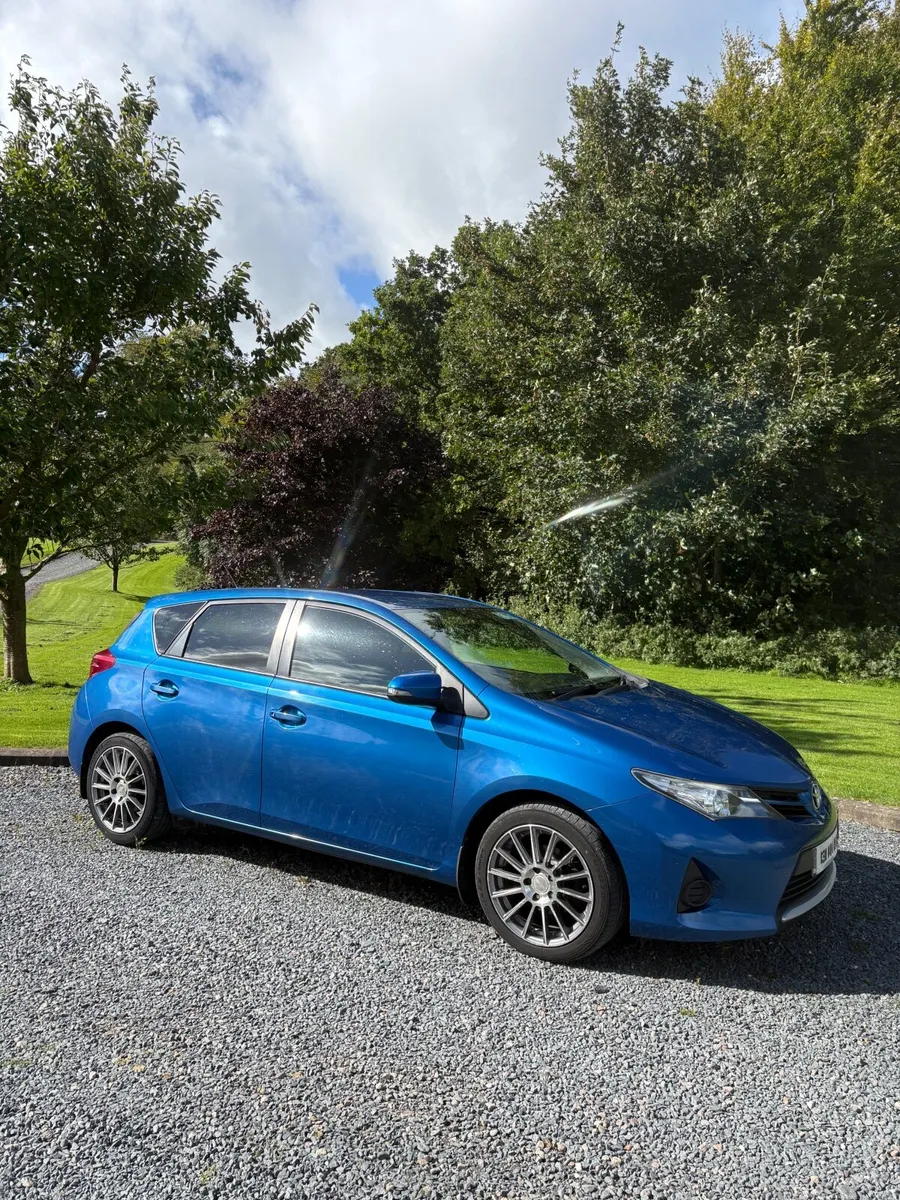 Toyota Auris 2013 - Image 1
